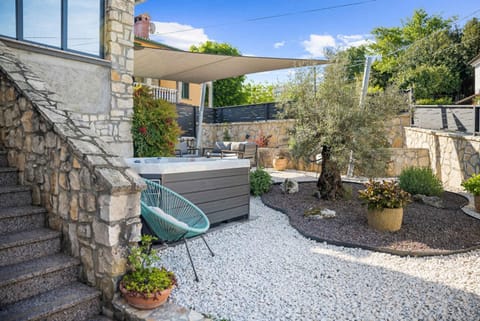 Summer, Garden, Hot Tub