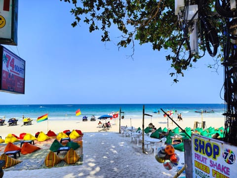 Nearby landmark, Day, Natural landscape, Beach, Evening entertainment, Sea view