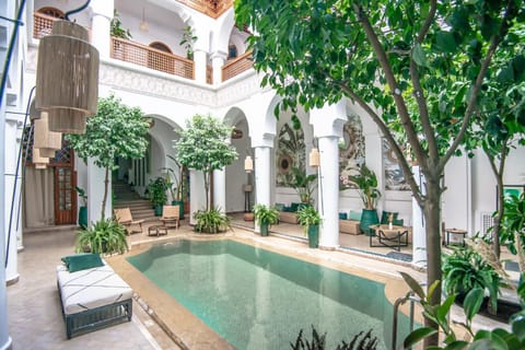 Property building, Patio, Swimming pool, Swimming pool