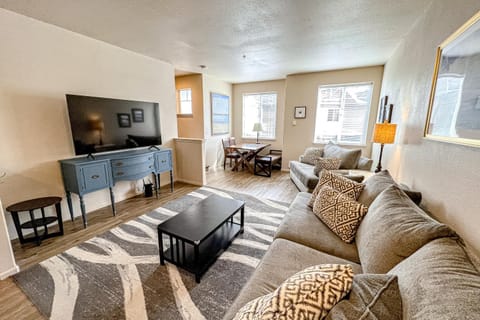 Siuslaw Sanctuary House in Florence