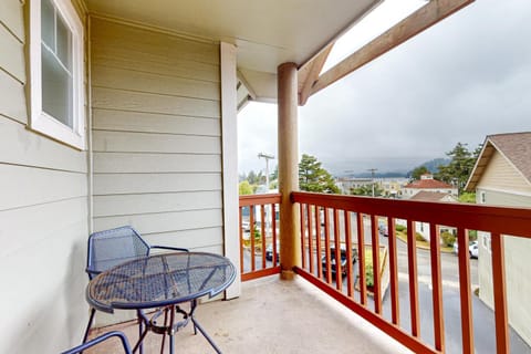 Siuslaw Sanctuary House in Florence