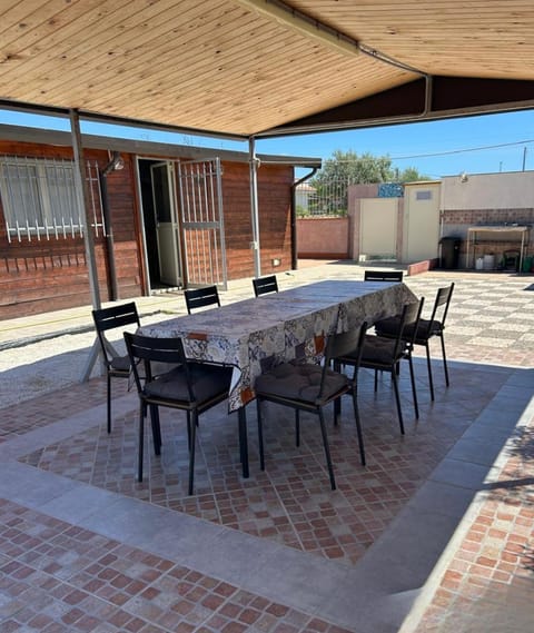 Patio, Dining area
