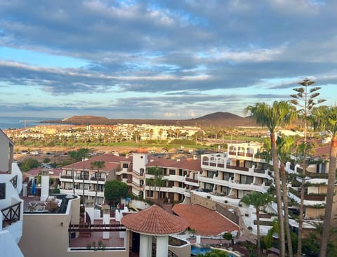 Property building, Day, Natural landscape, Bird's eye view, City view, Mountain view, Sea view