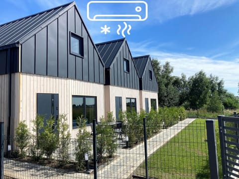 Property building, Day, Street view