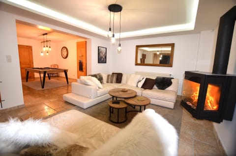 Chalet le Vertical - Chalet5*, sauna, jacuzzi, billard, balnéo, massage, pistes à 150 m House in Les Deux Alpes