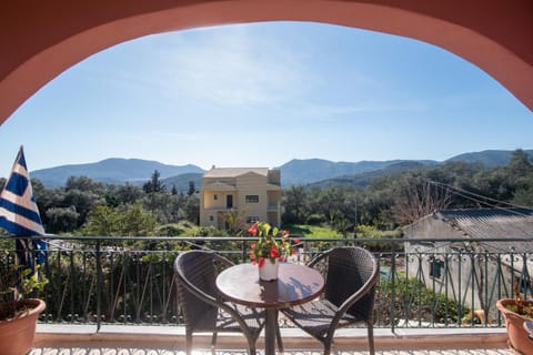 View (from property/room), Balcony/Terrace, Mountain view