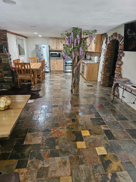 Your comfy home in Colorado Springs Apartment in Old Colorado City