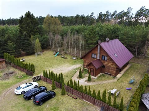 Property building, Day, Natural landscape, Garden, Garden view, Parking