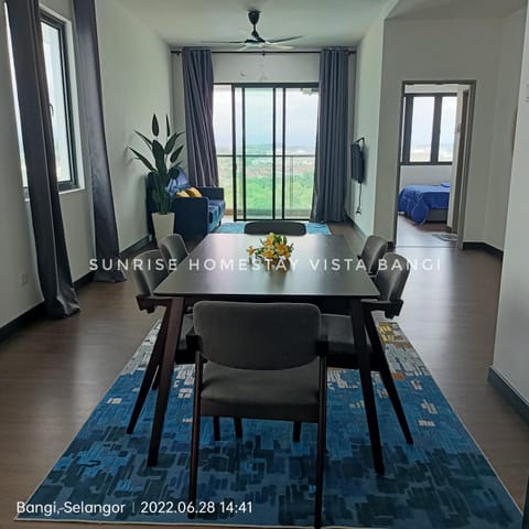 Living room, Dining area, fireplace