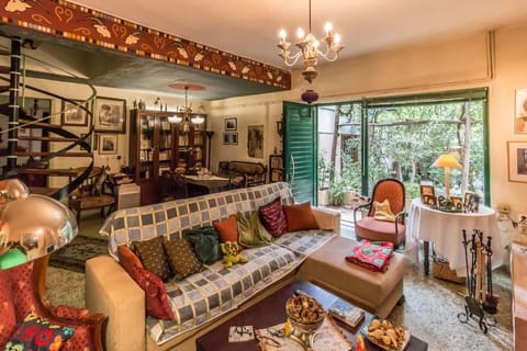 Seating area, Dining area