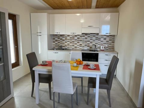 Perla Top Floor Apartment Apartment in Sirmione