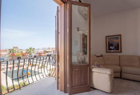 View (from property/room), Balcony/Terrace, Seating area
