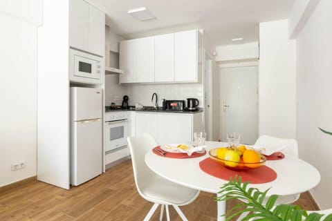 Serenity Chic Apartment City Center with FREE Wifi BY NAMASTE ELITE Apartment in Torremolinos