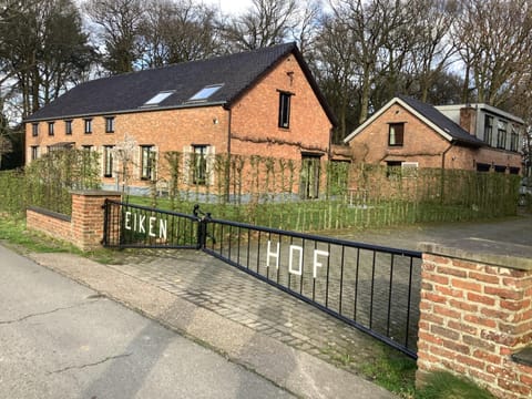 Property building, Street view