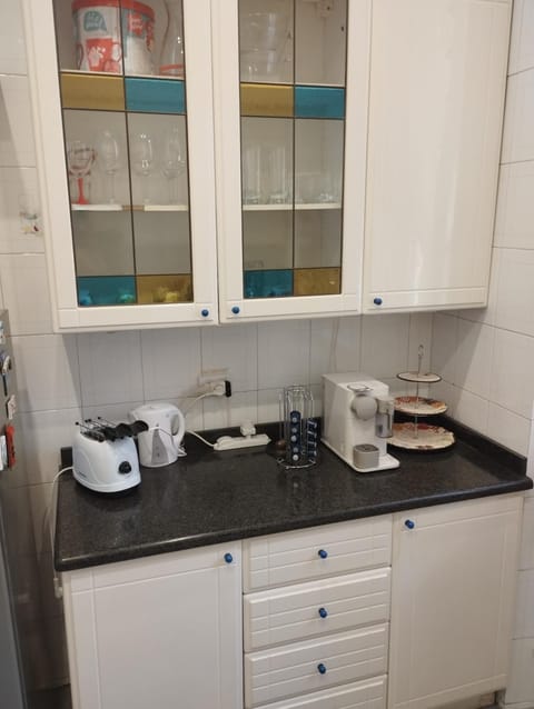 Coffee/tea facilities, toaster