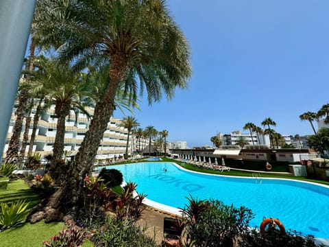 Property building, Day, Garden, Garden view, Pool view, Swimming pool, sunbed
