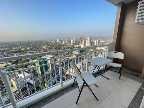 Balcony/Terrace, City view