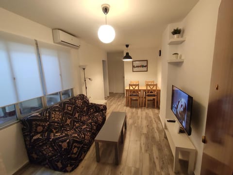 Communal lounge/ TV room, Living room, Dining area