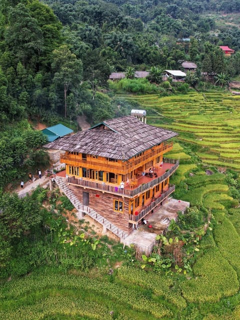 Property building, Natural landscape, Garden view