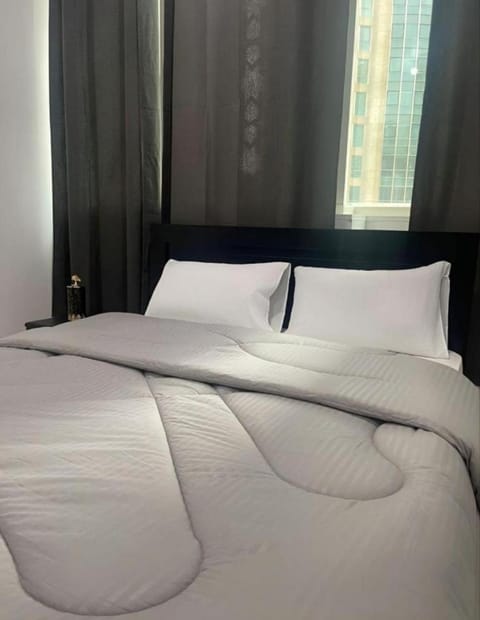 MBZ - New Fabulous Room in Unique Flat Hostel in Abu Dhabi