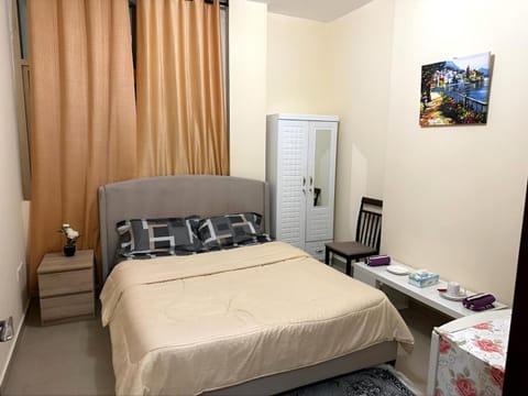 MBZ - New Fabulous Room in Unique Flat Hostel in Abu Dhabi