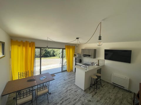 ( Mine de rien ) House in French Riviera