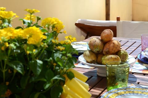 TopFloor apt with furnished terrace near the sea Apartment in Alghero