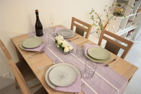 Food and drinks, Dining area, kitchen