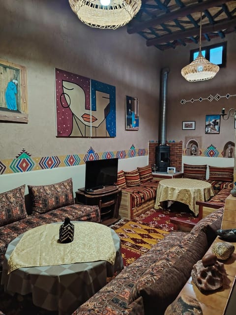 Communal lounge/ TV room, Living room, Seating area, Dining area