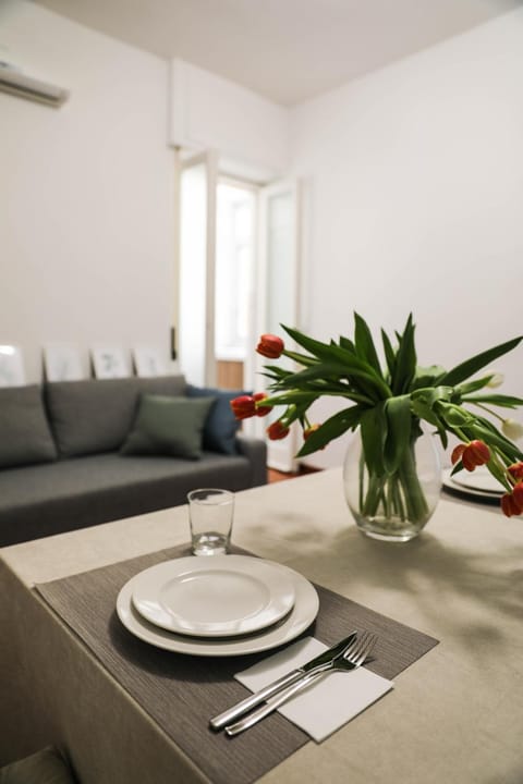 Communal lounge/ TV room, Kitchen or kitchenette, Living room, Seating area, Dining area