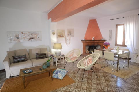 Old town secret garden Apartment in Alghero