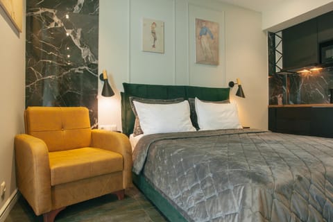 Bed, Photo of the whole room, Decorative detail, cot