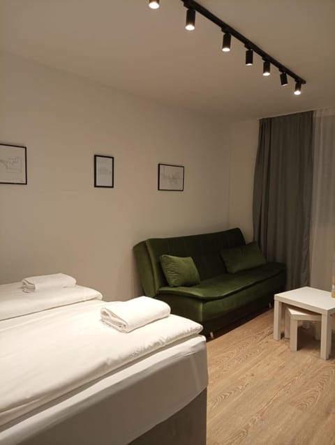Bed, Seating area