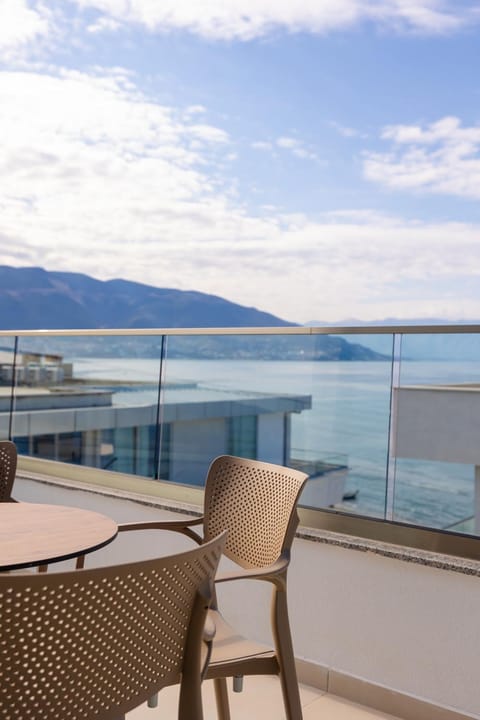 Day, Natural landscape, Balcony/Terrace, Mountain view, Sea view