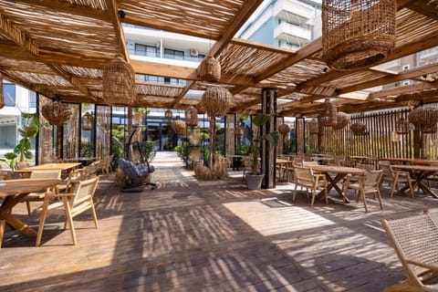 Patio, Restaurant/places to eat, Day, View (from property/room), Balcony/Terrace, Banquet/Function facilities