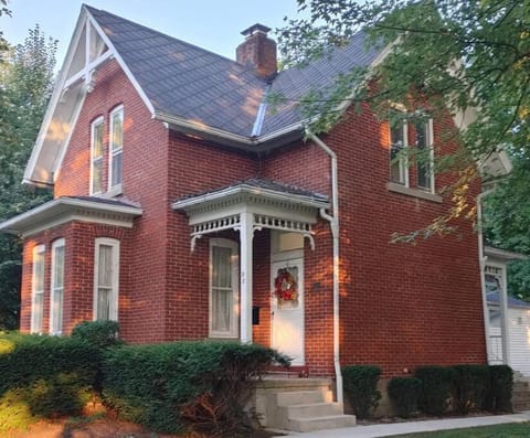 Property building, Day, Street view