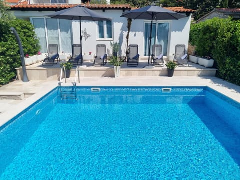 Villa Ilaria Villa in Bol