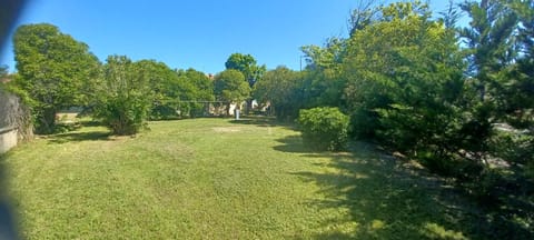 maison 4 à 6 personnes proche village House in Provence-Alpes-Côte d'Azur