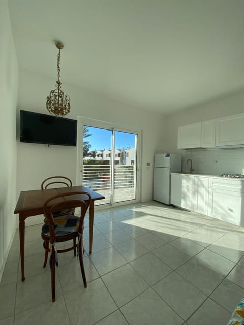 TV and multimedia, Kitchen or kitchenette, Dining area