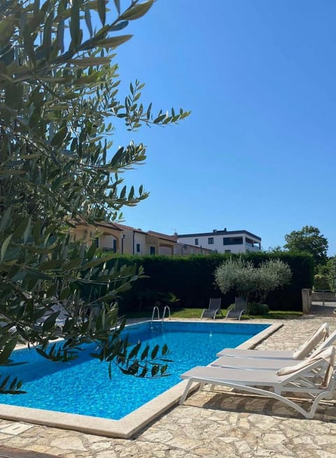 Property building, Swimming pool