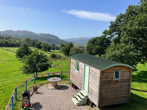 Shepherds hut Lowri Campground/ 
RV Resort in Wales