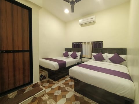 Bed, Photo of the whole room, Bedroom, wardrobe, air conditioner
