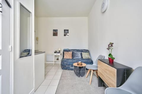 Magnificent studio near Paris Apartment in Clichy