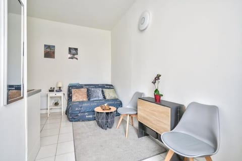 Magnificent studio near Paris Apartment in Clichy