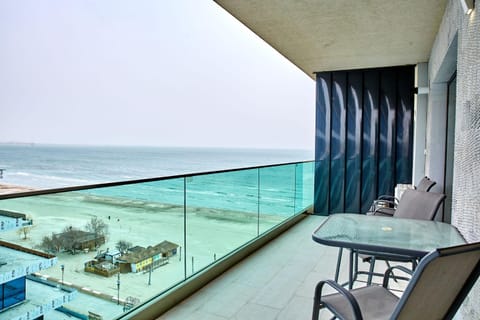 Day, Natural landscape, View (from property/room), Balcony/Terrace, Seating area, Beach, Sea view
