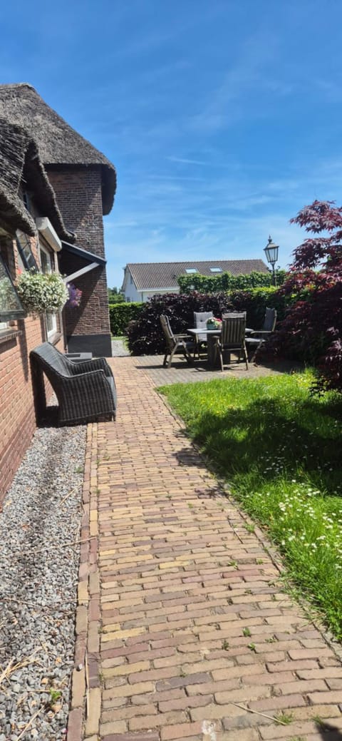 Property building, Spring, Day, Garden