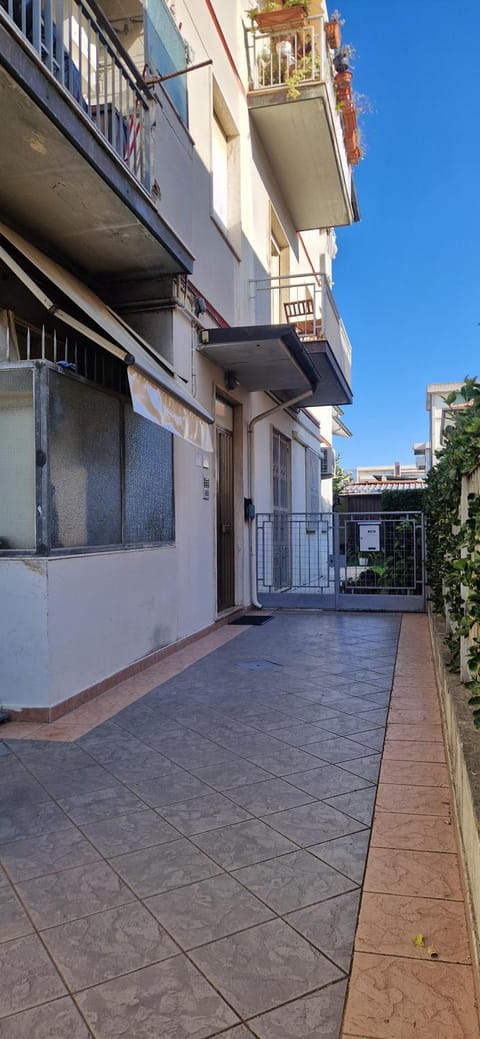 Property building, Balcony/Terrace