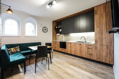 TV and multimedia, Kitchen or kitchenette, Dining area