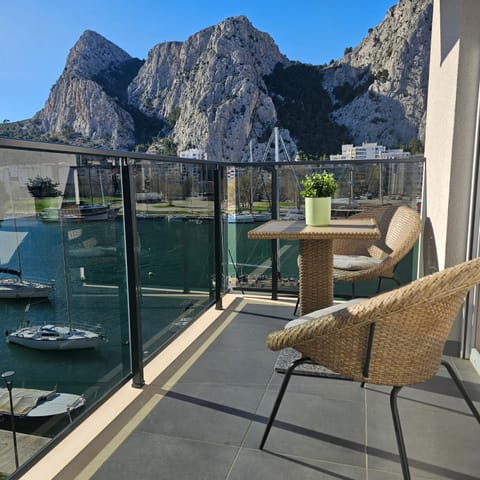 Natural landscape, Balcony/Terrace, Mountain view