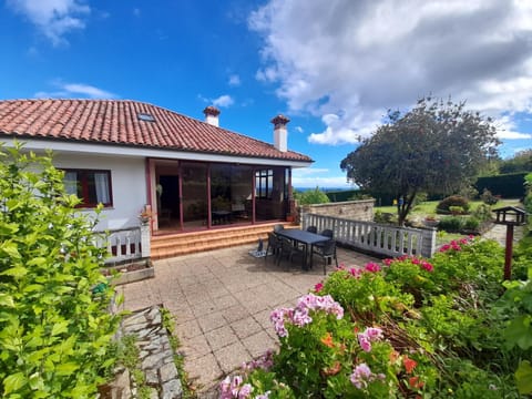 Property building, Garden, Garden view